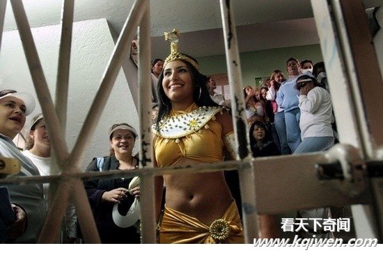 世界各国女子监狱选美实录